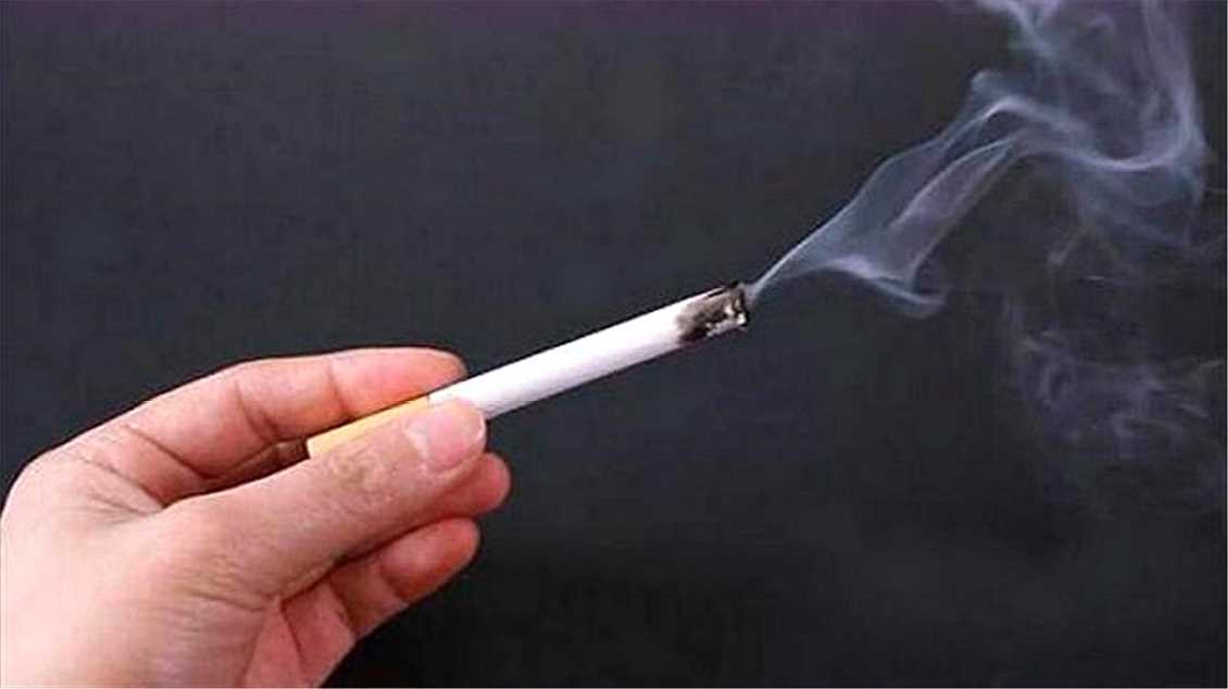 一同学学给轿车除烟味的办法