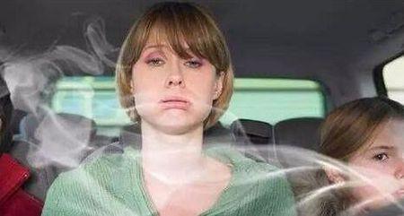 轿车除烟味告诉你戒烟的好处